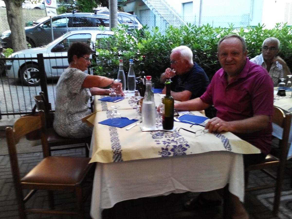 Hotel La Pergola Cattolica Esterno foto